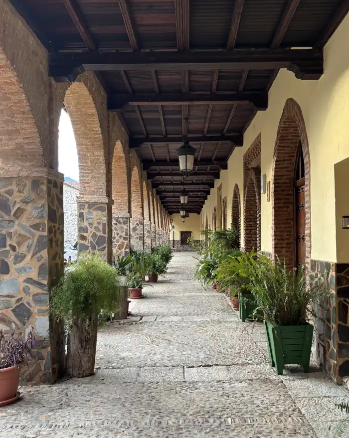 galeria mudejar un bonito lugar para ver en tu ruta por guadalupe de un dia